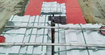 濮阳 芝麻白仿形加直形路沿石出货日常