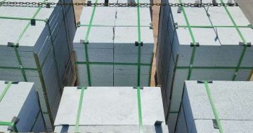 濮阳 芝麻白花岗岩5公分地铺石 花岗岩厂家工厂装车日常