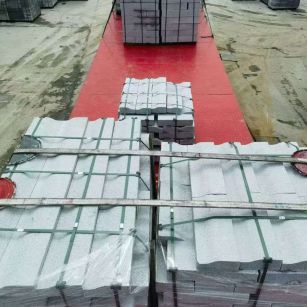 濮阳 芝麻白仿形加直形路沿石出货日常