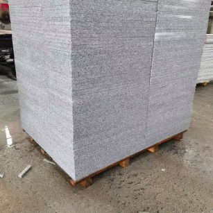 濮阳 芝麻白火烧面1.8厚300*600地铺石，尺寸标准，厚薄均匀