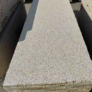 濮阳 黄金麻花岗岩荔枝面毛板，半成品