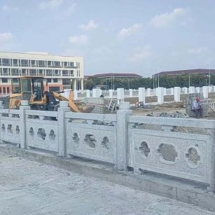 濮阳 白麻花岗岩荔枝面河道栏杆