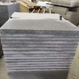 濮阳 芝麻白5公分火烧地铺成品，900*400，规格可定制