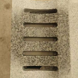 濮阳 芝麻白拉丝面花岗岩U型开槽排水槽