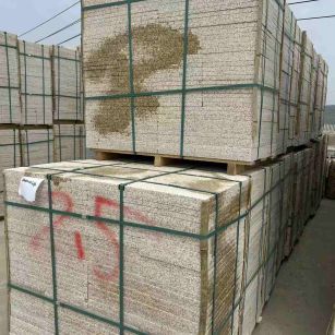 濮阳 黄金麻花岗岩石材荔枝面地铺石2.5*300*600