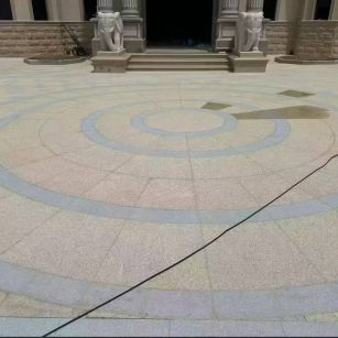 濮阳 黄金麻芝麻灰花岗岩石材地铺拼接效果