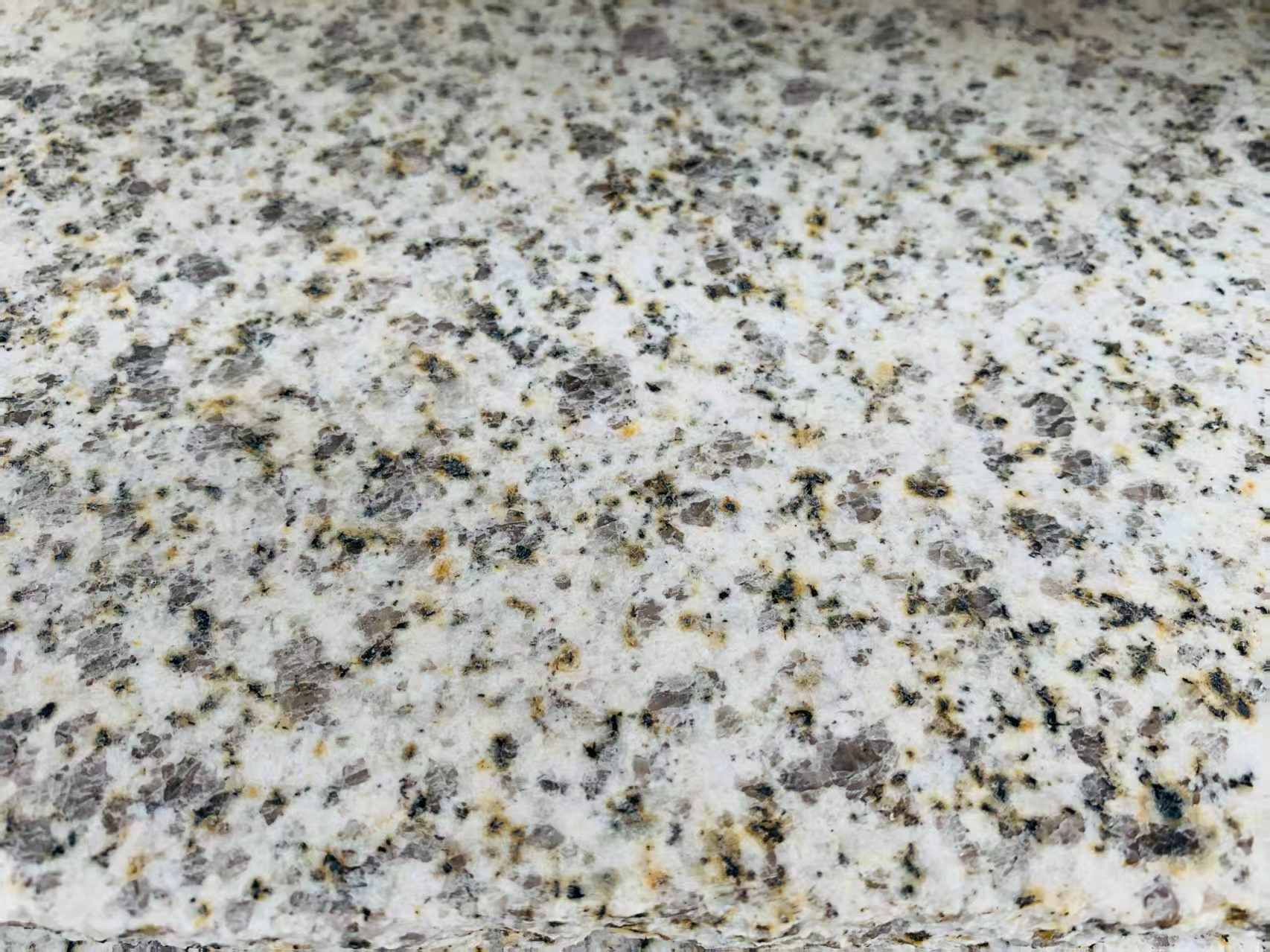 濮阳 黄金麻花岗岩石材浅黄光面