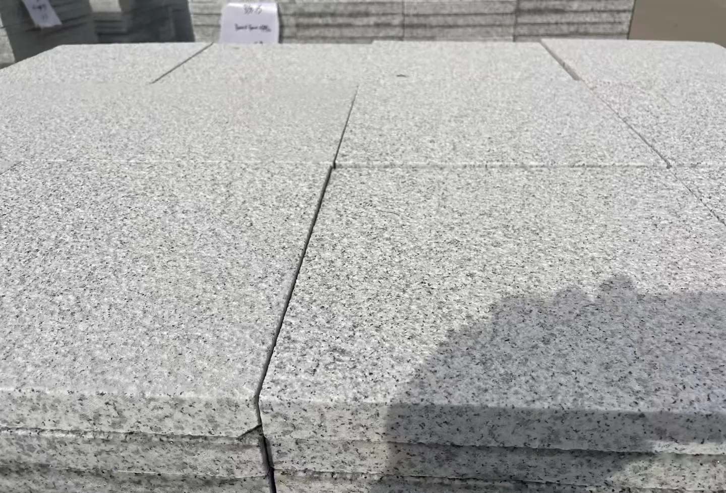 濮阳 白麻花岗岩石材推荐 荔枝面地铺石