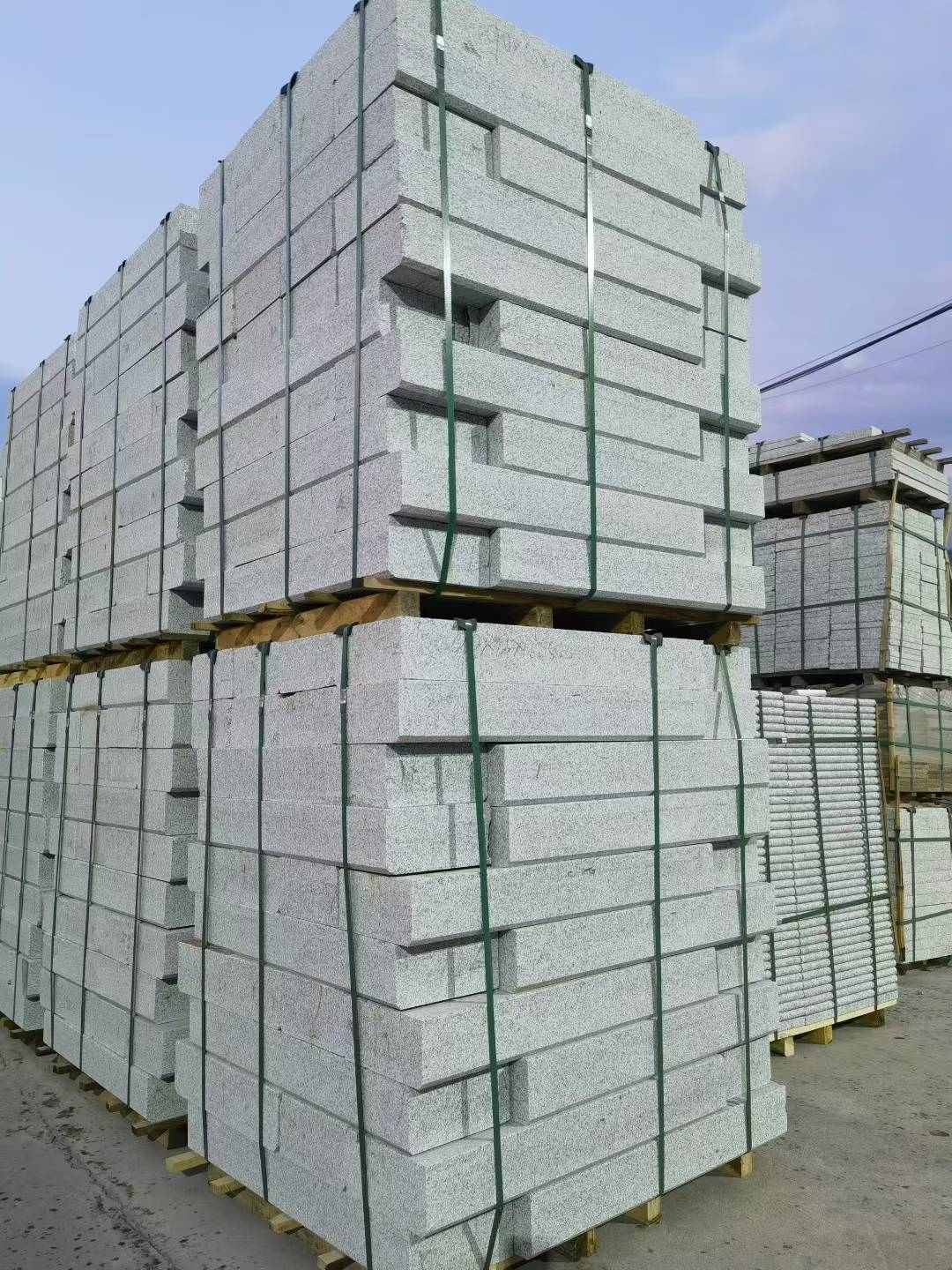 濮阳 芝麻白花岗岩路沿石，路缘石，路肩石，道牙，立缘石，马路牙子，街沿石，侧石等