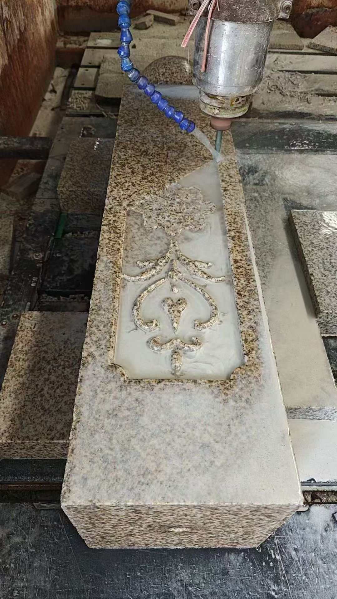 濮阳 黄金麻花岗岩异形加工雕刻栏杆大柱