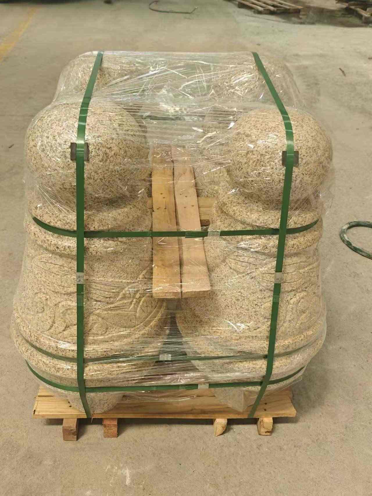 濮阳 黄金麻异形定制雕花——棒棒糖挡车柱