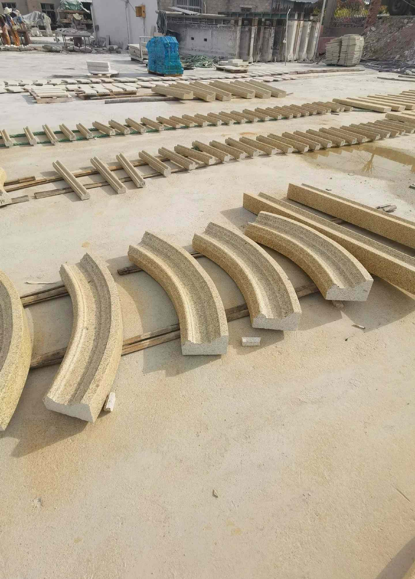 濮阳 黄金麻花岗岩别墅线条