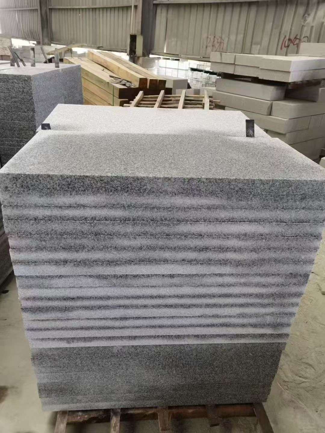 濮阳 芝麻白5公分火烧地铺成品，900*400，规格可定制