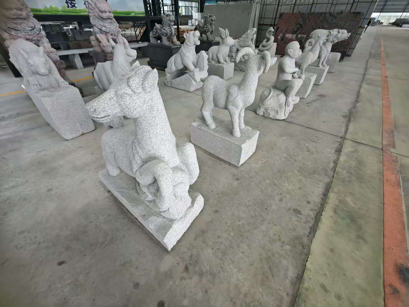 濮阳 芝麻白花岗岩造型立体雕刻——十二生肖