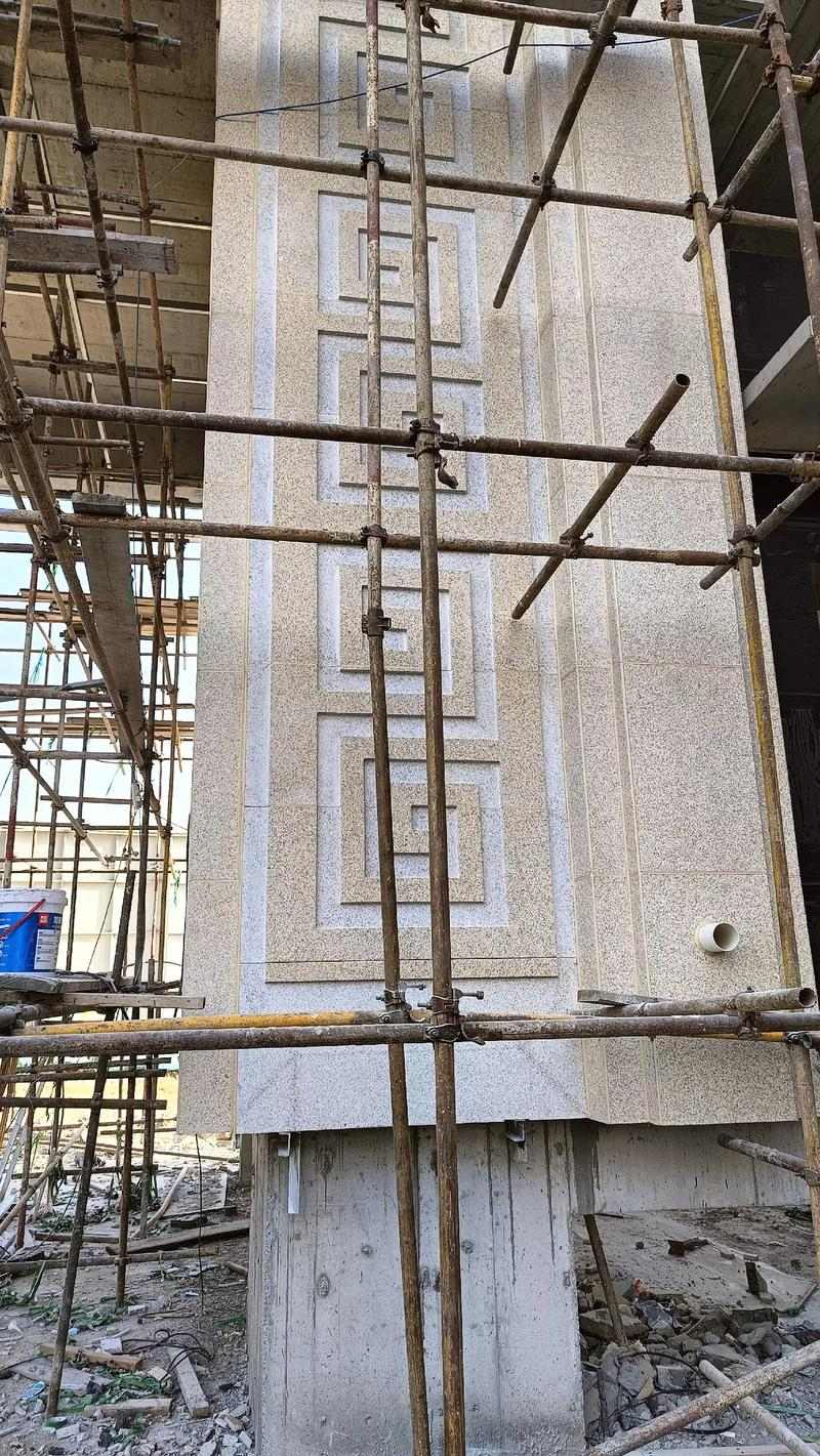 濮阳 黄金麻花岗岩别墅外墙干挂回纹造型效果