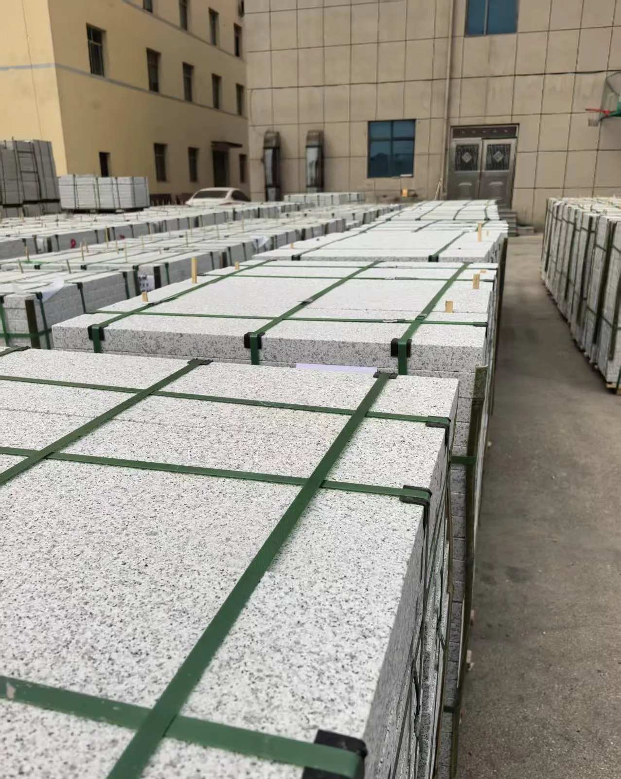 濮阳 白麻花岗岩5.0公分荔枝面地铺石