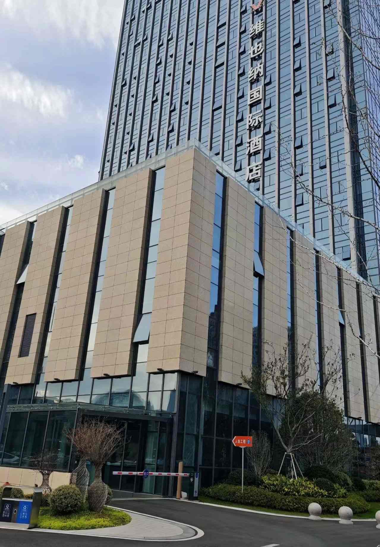 濮阳 黄金麻花岗岩外墙干挂