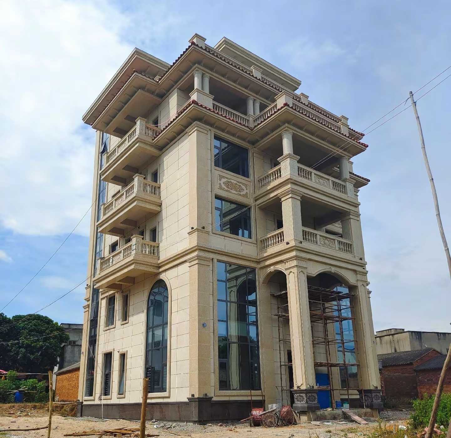 濮阳 黄金麻花岗岩石材别墅外墙干挂搭配（雕花栏杆花瓶柱门楼罗马柱）