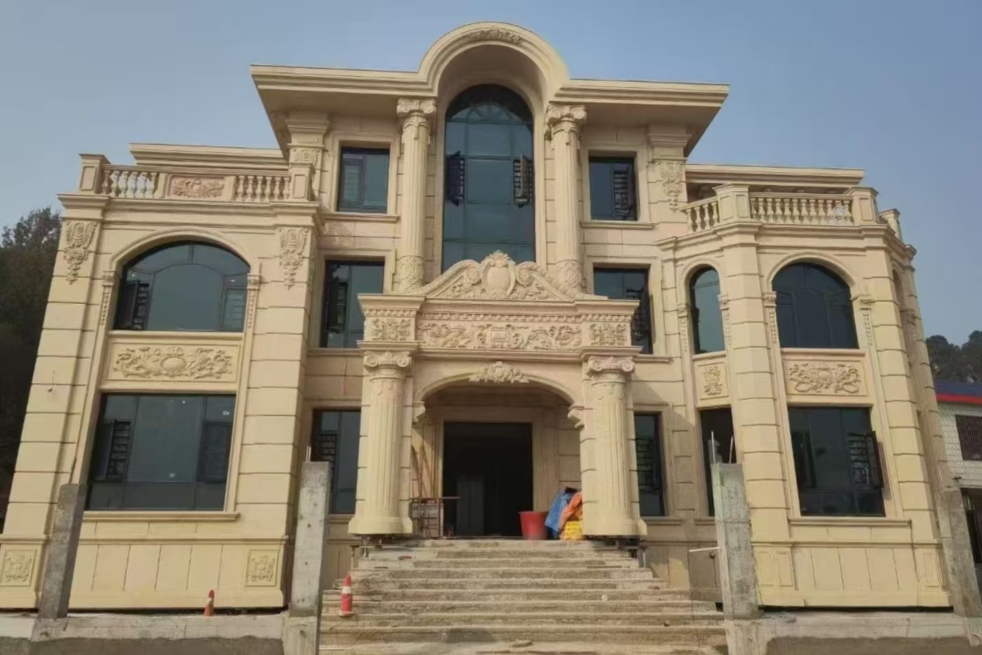 濮阳 黄金麻花岗岩别墅外墙干挂