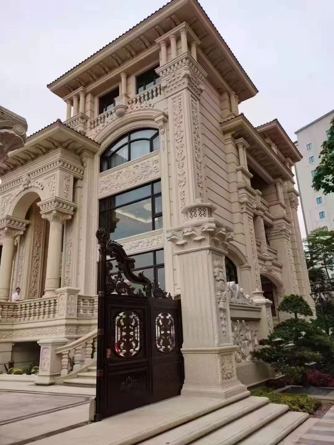 濮阳 黄金麻花岗岩别墅外墙干挂效果展示